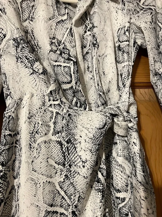 Steve Madden White and Black Snake-Print Maxi Wrap Dress - Picture 3 of 4